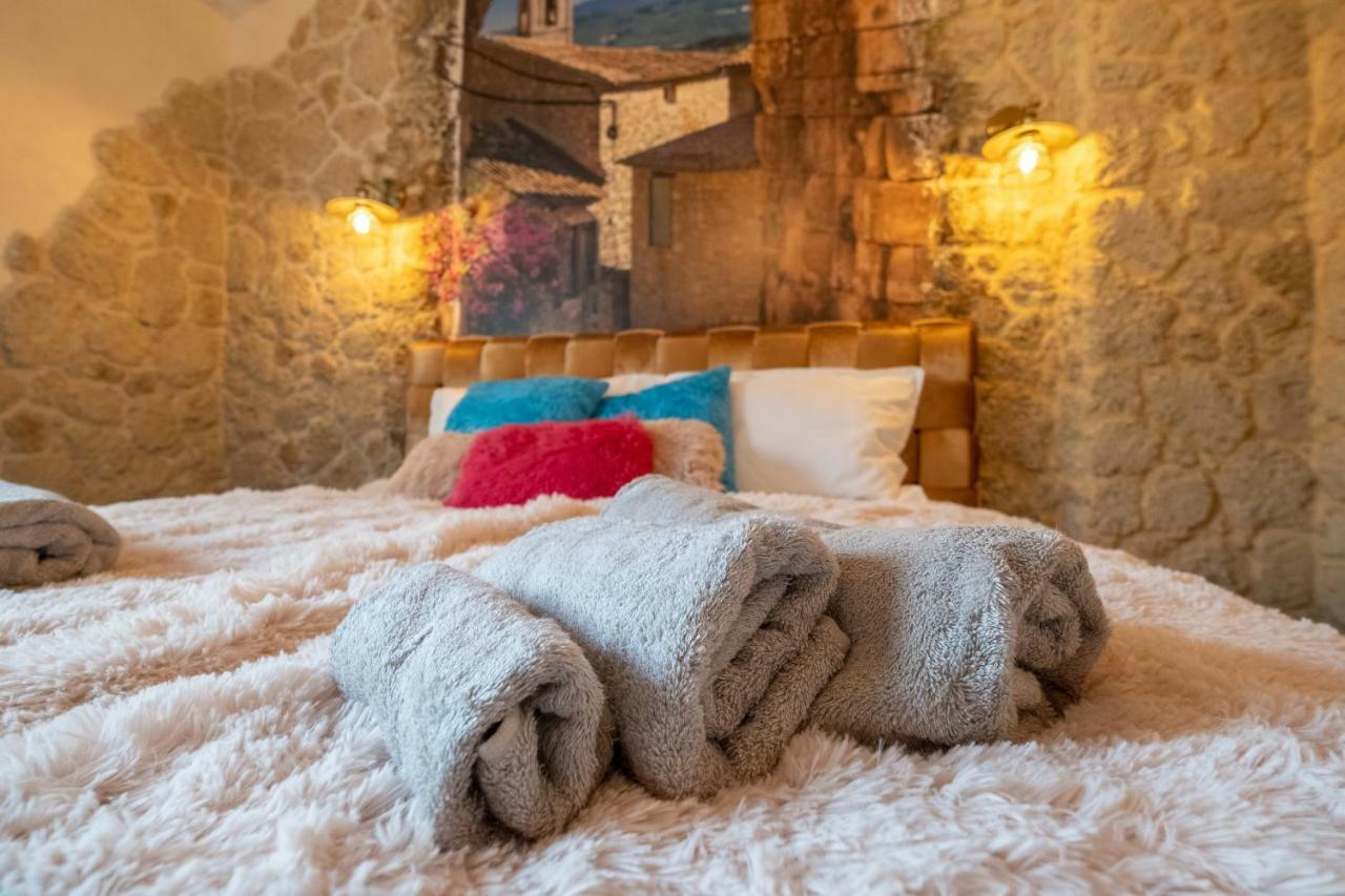 2-Bedroom Elegant Apartment In Mediterranean Style Szófia Kültér fotó
